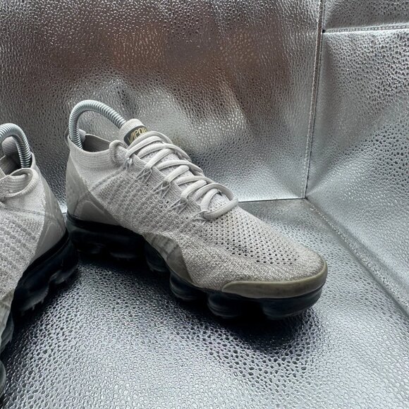 Size 8 Nike Air Vapormax Flyknit 2 Womens NBY Platinum‎ Gold Shoes 942843-010 - Picture 4 of 11
